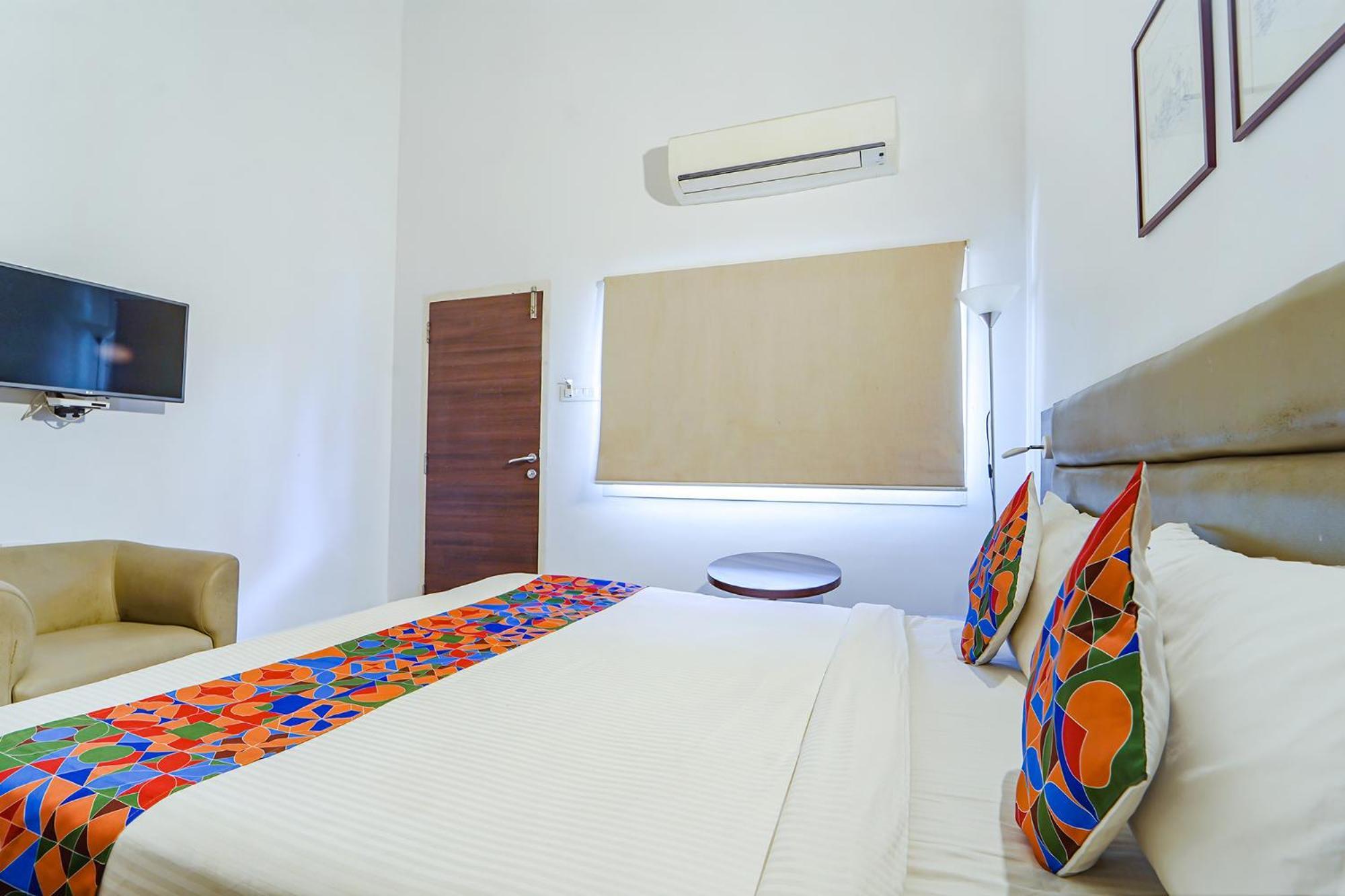 Fabexpress Le Aham Boutique - Auroville Beach - 600M Пондичерри Экстерьер фото