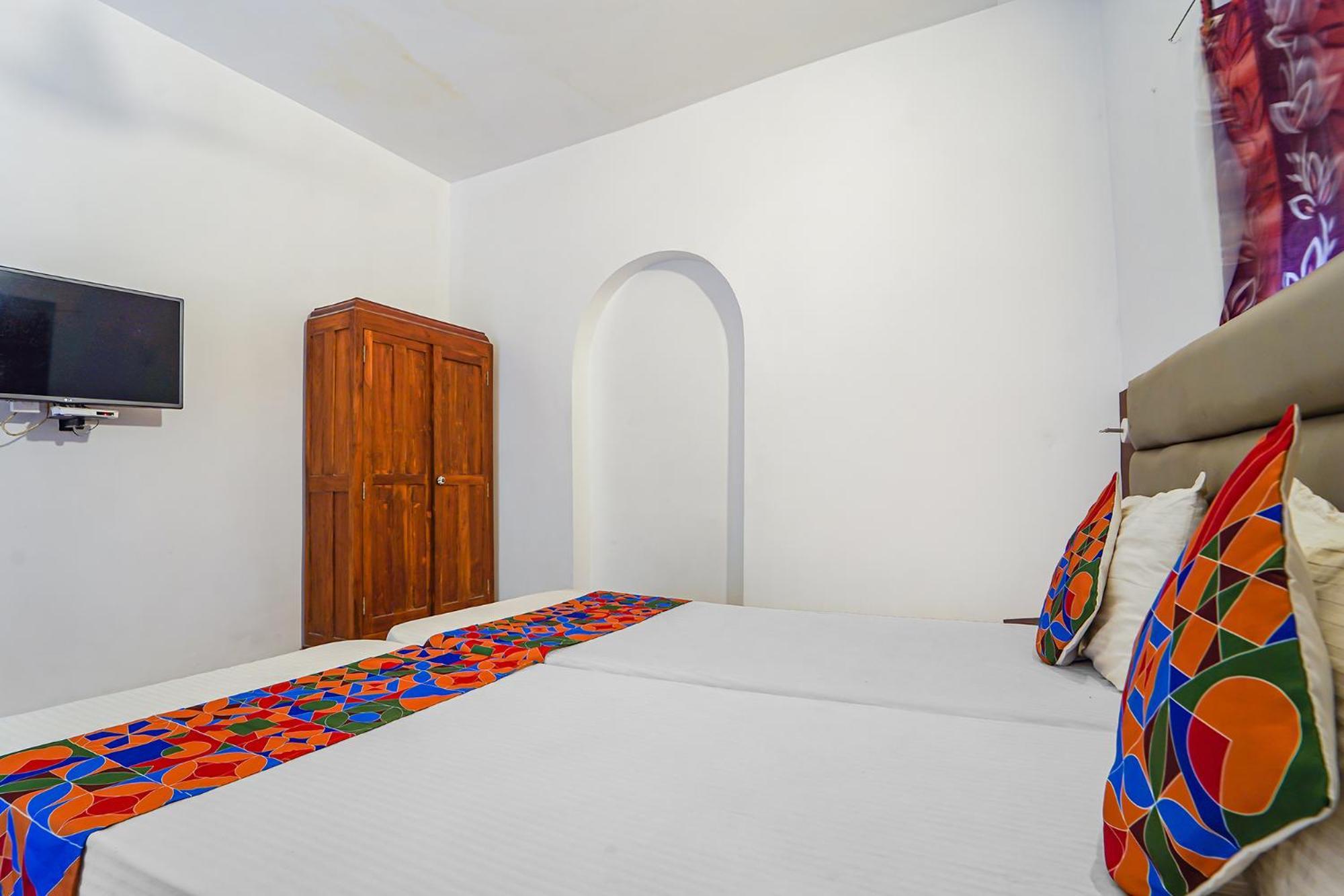 Fabexpress Le Aham Boutique - Auroville Beach - 600M Пондичерри Экстерьер фото