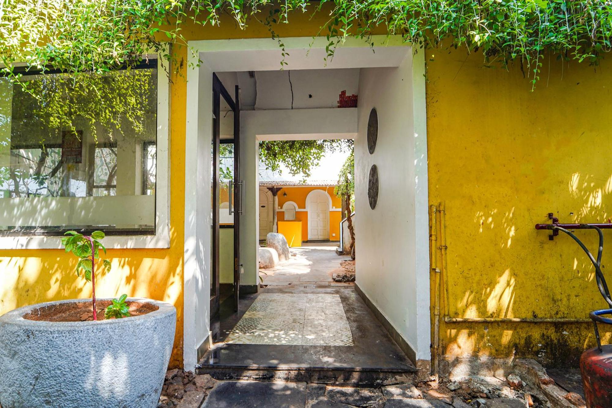 Fabexpress Le Aham Boutique - Auroville Beach - 600M Пондичерри Экстерьер фото